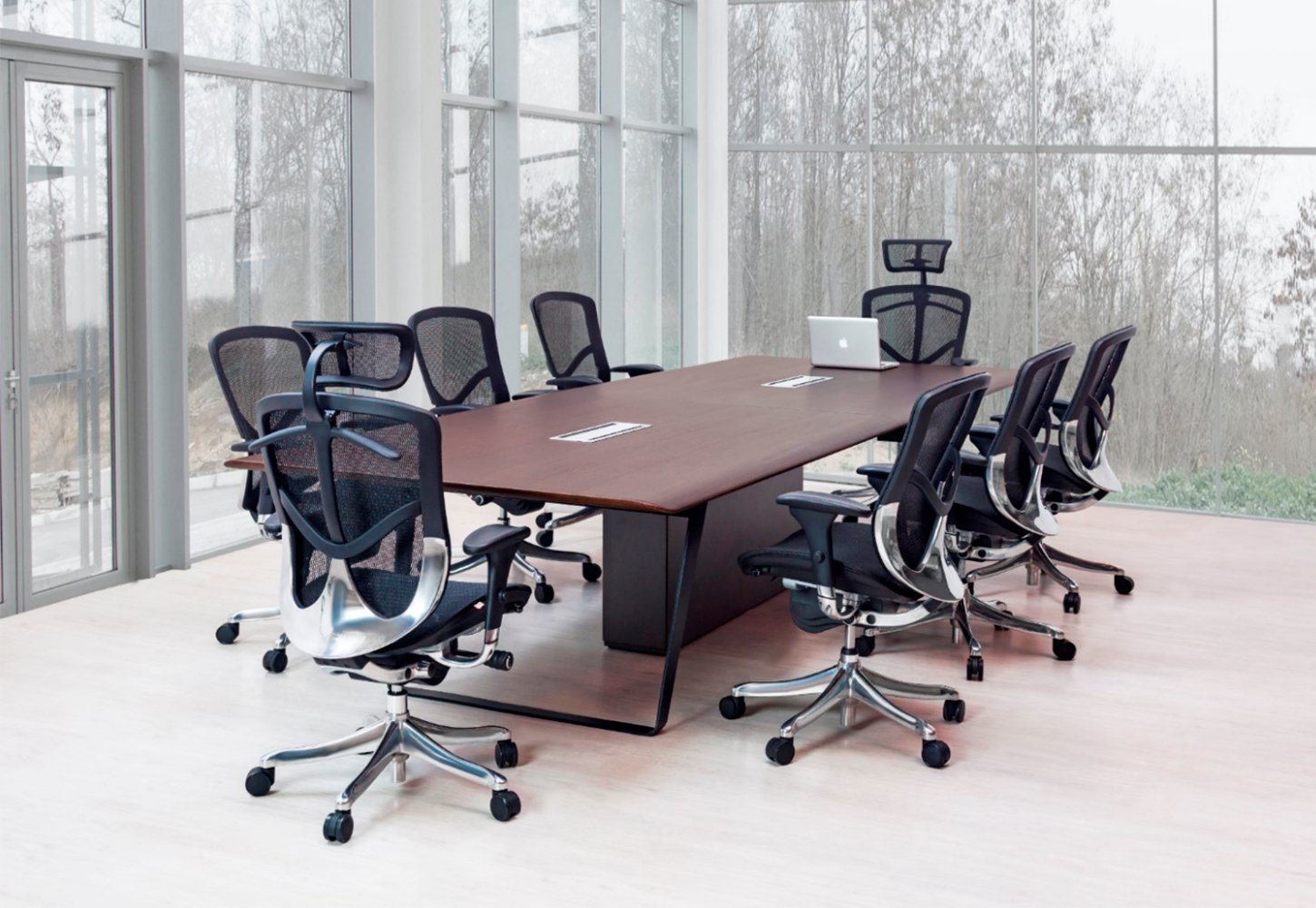 Mesa de juntas de madera