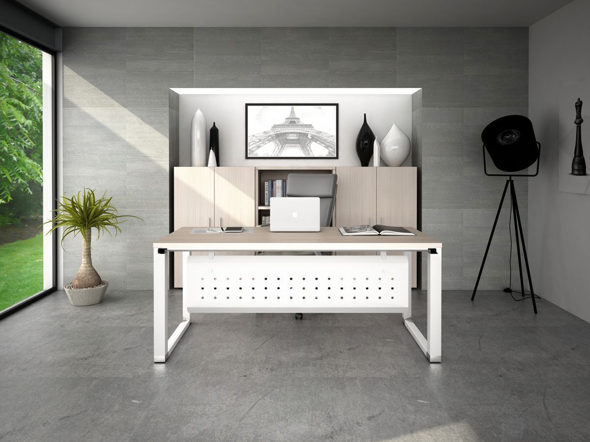 Escritorio ejecutivo con faldón metálico