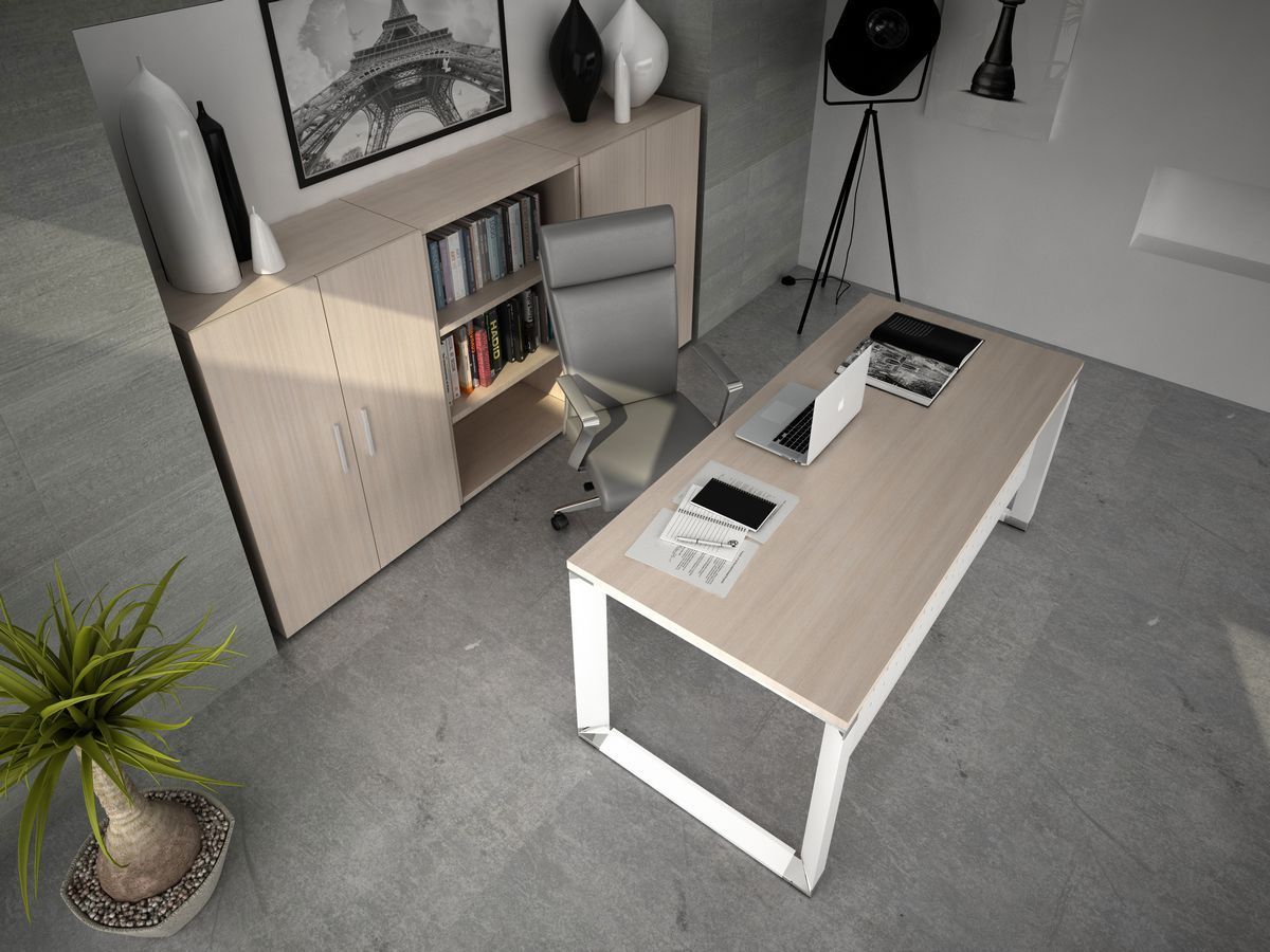 Escritorio ejecutivo con faldón metálico